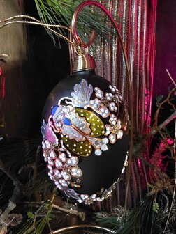 Faberg&eacute;-Ei 14 - Flowers and bugs necklage